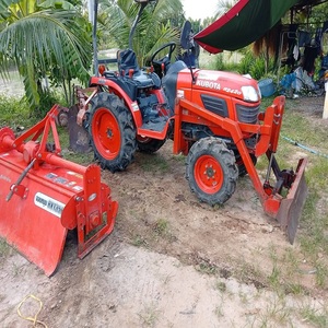 Tracteur Kubota B2420 d'origine, parfait pour les professionnels agricoles recherchant une puissance fiable, tracteur compact de ferme Kubota haut de gamme - Product Image 1