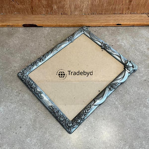 Elegante Marco de Fotos Metálico, Adorno Decorativo de Lujo de Tradebyd - Product Image 2