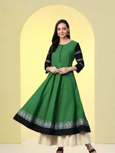 Vente en gros de Kurta Anarkali en rayonne à imprimé floral vert et bleu, tenue traditionnelle décontractée d'été pour femmes - Product Image 6