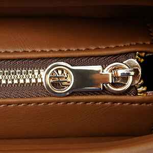 กระเป๋าสะพายข้างผู้หญิงลายดอกไม้โบราณ ขนาดใหญ่ จุของได้เยอะ สะพายไหล่เดียว สีพื้น มีซิปปิด ซับในโพลีเอสเตอร์ - Product Image 3