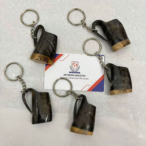 Llaveros hechos a mano con cuerno de búfalo 100% genuino para una auténtica sensación medieval, accesorios únicos para bolsas de bicicleta estilo vikingo. - Product Image 1