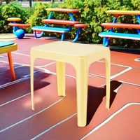 Coussin de table rectangulaire en plastique durable et polyvalent pour l'extérieur, imperméable, empilable et léger, pour mobilier d'extérieur