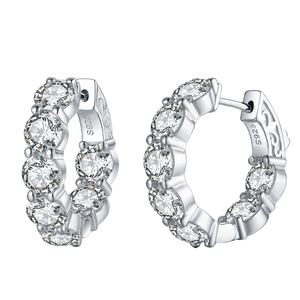 Pendientes de Aro de Plata de Ley 925 con Circonita Blanca y Engaste de Garra, Clásicos Redondos con Diamantes de Moissanita, Ideales para Regalo de Boda o Fiesta - Product Image 2