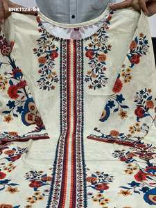 Conjunto de top y pantalón de crepé con estampado digital y pedrería, ideal para fiestas, de proveedor de Surat. - Product Image 4