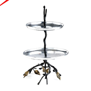 Support à gâteau de mariage élégant à 2 niveaux, finition plaquée or vintage, en métal aluminium de forme ovale, finition haut de gamme - Product Image 4