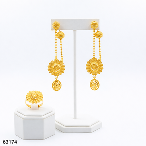 MOLL JEWELLERS - Juego de Anillo y Pendientes de Lujo con Baño de Oro de 24K y Aleación de Zinc con Circonitas, para Mujer, Certificado para Bodas, Compromisos y Fiestas - Product Image 1