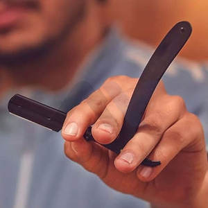 มีดโกนหนวดแบบตรง สีดำด้าน สแตนเลสสตีล พร้อมซองหนัง ราคาถูก รับทำโลโก้ OEM - Product Image 2