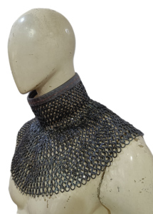 Armadura de cuello y hombros de acero dulce medieval hecha a mano, con gorgeta y avental de malla plana revetada, negra, para recreación histórica y cosplay. - Product Image 3