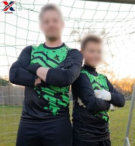 Ensemble d'uniformes de football à manches courtes, col en V, respirant, antibactérien, séchage rapide, anti-UV, qualité export, design personnalisé, prix de gros - Product Image 4
