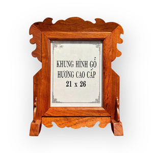 The picture <b>frame</b> is made of fragrant wood, with a simple design and dimensions of 21x26 cm. - Product Image 6