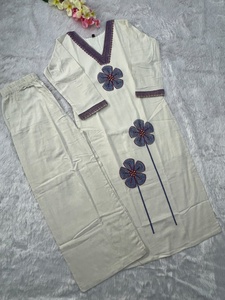 White Cotton <b>Kurti</b> With Blue Floral Embroidery <b>For</b> <b>Women</b> Casual Traditional Loose Fit India Pakistan Style - Product Image 3