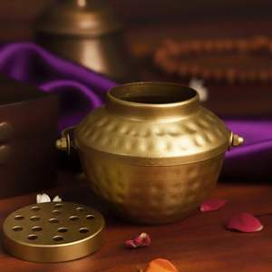 Quemador de Incienso Metálico Hecho a Mano de Alta Calidad para Uso Religioso, Ecológico y Duradero, Artesanía India - Product Image 2