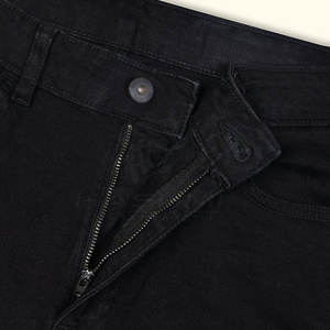 กางเกงยีนส์ผู้ชายคุณภาพสูง สวมใส่สบาย ทรงลำลอง เนื้อผ้ายืดหยุ่น เหมาะสำหรับการเดินทางแบบสบายๆ และสวมใส่ในชีวิตประจำวัน - Product Image 5