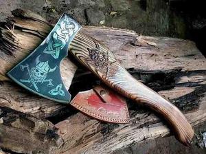 Hache de style Viking artisanale PAK ENTERPRISES INDUSTRIES avec lame en acier carbone gravée, manche en bois sculpté et fourreau en cuir - Product Image 6