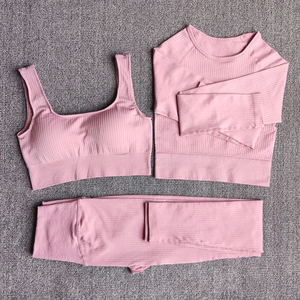 Ensemble de yoga 2 pièces côtelé pour femme : Crop top à col rond et débardeur à bretelles ajustables, short taille mi-haute respirant, rose uni, sans couture, élastique - Product Image 1