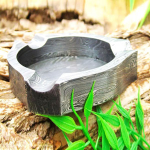 Cendrier décoratif en acier Damas, cendrier à cigarettes en métal lourd avec finition unique pour la maison et le bureau - Product Image 3