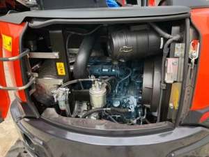 Mini-excavatrice Kubota U35-4 d'occasion 2021 – Poids : 8 000 lb, puissance du moteur : 23,9 CV - Product Image 4