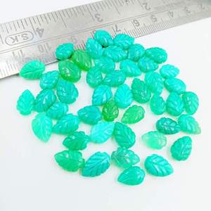 Perles de Chrysoprase Naturel Sculptées en Forme de Feuille, Magnifiques et Très Demandées, pour la Fabrication de Bijoux, 5x6-7x10mm, Vente en Gros, Faits à la Main - Product Image 1