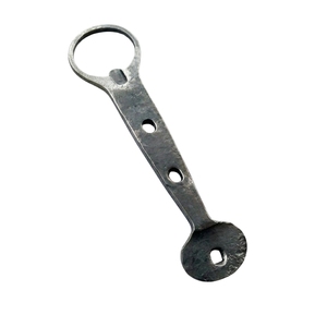 Abridor de Botellas Metálico Negro Mate Minimalista, Abridor de Cerveza Rústico Industrial, Accesorios Personalizados para Cocina y Bar, Suministro al por Mayor - Product Image 5