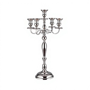 Candélabre en métal argenté fait main, tendance et très demandé, porte-bougie sur pied à 5 branches pour mariage et décoration intérieure - Product Image 1