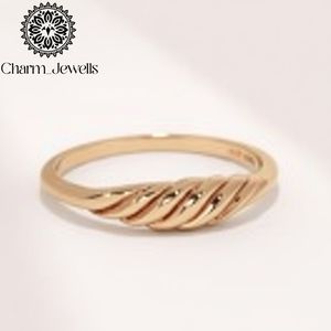 Bague minimaliste en forme de plume plaquée or Charm_Jewells, unisexe, à porter au quotidien - Product Image 4
