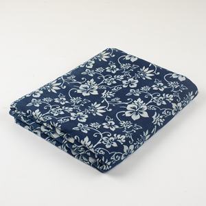 Tissu en coton imprimé floral indigo fait main de haute qualité pour vêtements et décoration intérieure - Product Image 1