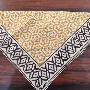 ผ้าพันคอผ้าฝ้ายทำมือลายชนเผ่าทรงสี่เหลี่ยมจาก Naaz Textile ลายพิมพ์ดอกไม้แบบวาดด้วยมือ ชุดผ้าพันคอและเนคไท เนื้อผ้านุ่มสบายผิว เหมาะสำหรับฤดูร้อน - Product Image 2