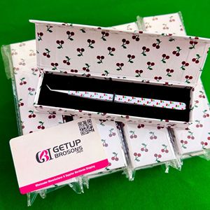 Pince à épiler GETUP BROSONS en acier inoxydable à motif cerise, boîte d'emballage, étui en plastique personnalisé avec logo imprimé, pointe lisse courbée à 45 degrés - Product Image 5