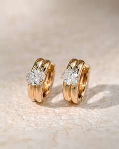 Pendientes Huggie de Doble Aro con Diamantes Cultivados en Laboratorio de Corte Ovalado para Mujer, Oro Sólido de 14K, Joyería Moderna para Regalo de Aniversario de Bodas - Product Image 1