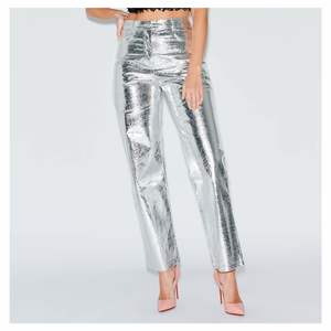 Pantalon cargo oversize en similicuir marron, taille haute, avec fermeture éclair, style streetwear et hip-hop - Product Image 6