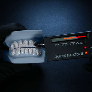 ZAWO HOUSE Grillz dentaire unisexe personnalisé Hip Hop avec mosaïque en argent sterling 925 et moissanite - Product Image 2