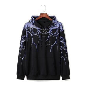 เสื้อฮู้ดดี้ผู้ชายแบบมีเชือกผูก พร้อมลายสาดสีและลายสายฟ้า ออกแบบมาเพื่อสตรีทแวร์สุดเทรนด์ในราคาที่เข้าถึงได้ - Product Image 1