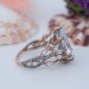 Bague d'éternité pour femme en argent 925 plaqué or jaune, sertie de cinq pierres de moissanite ovales, certifiée - Product Image 4