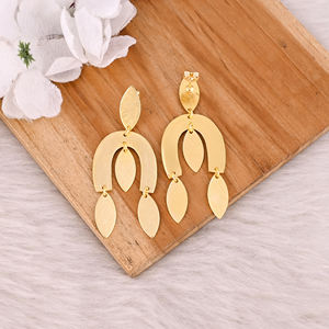 Pendientes Colgantes de Latón Chapado en Oro Amarillo Hechos a Mano con Acabado Mate, Joyería de Moda para Regalos de Aniversario, Joyería con Encanto - Product Image 4