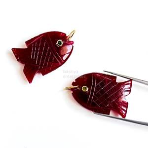 Pendentif Poisson en Rubis AAA Sculpté à la Main, Breloque Poisson en Pierre Précieuse, Collier en Argent 925 Fait Main avec Cristal de Guérison, Vente en Gros pour la Fabrication de Bijoux - Product Image 1