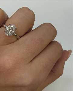 แหวนเพชร 1.5 กะรัต ทองคำแท้ 14K 18K ทรงโอวัล เพชรเพาะเลี้ยง ฝังแบบหนามเตย สำหรับหมั้น ขอแต่งงาน ของขวัญวันครบรอบสุดหรู - Product Image 2