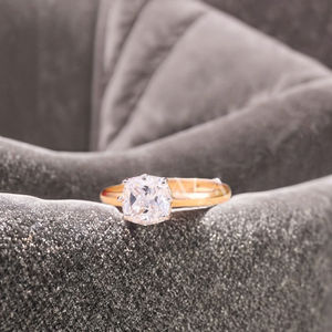 แหวนพลอยเพชรแบบอเมริกันคลาสสิกสำหรับผู้หญิงทอง18K แข็งทันสมัยสำหรับงานเลี้ยงครบรอบแต่งงานงานหมั้นหรือของขวัญ - Product Image 1