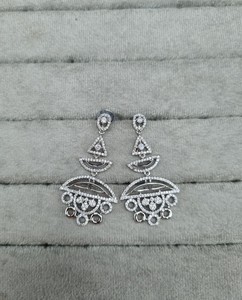 ต่างหูห้อยทรงเรขาคณิตสามเหลี่ยมวงกลมทันสมัย ประดับคริสตัลระยิบระยับ พู่ห้อยระย้า ต่างหูแบบชานเดอเลียร์ เครื่องประดับสำหรับงานปาร์ตี้สำหรับผู้หญิง - Product Image 1
