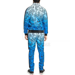 Survêtement personnalisé pour homme avec impression couleur vibrante, matière durable et style athlétique élégant - Product Image 2