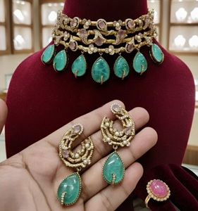 Atractivo Collar Gargantilla de Doble Moissanita con Cuentas de Latón Chapado en Oro de Calidad Premium, Anillo de Boda de Lujo Ajustable - Product Image 4