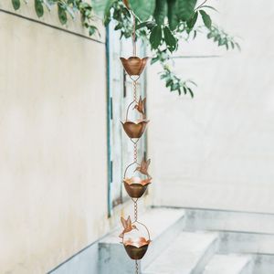 Chaîne de pluie moderne en métal, élégante et décorative, pour l'agencement extérieur contemporain des maisons et des jardins. - Product Image 2