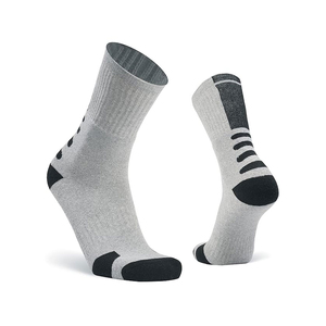Breathable Solid Sports Crew <b>Socks</b> Quick Dry Athletic Training <b>Socks</b> Ribbed Knitted Football Basketball Soccer <b>Running</b> - Product Image 1