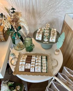 Bandeja de Servir Decorativa con Asas Plateadas y Adornos Florales, con Surtido de Bombones Envueltos, Ideal para Bodas y Celebraciones Eid - Product Image 6