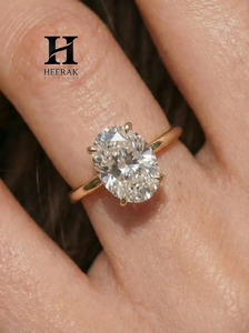 Bague de fiançailles ovale de luxe par Heerak Diamonds - Diamant de laboratoire ou naturel personnalisable en or - Product Image 6