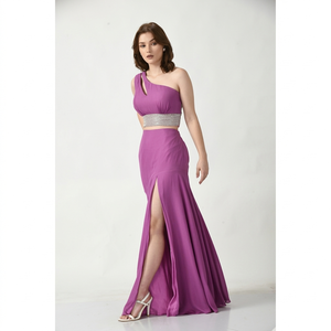 Conjunto de Top Corto con Abertura en un Hombro Color Malva y Falda Maxi Sirena con Abertura Alta - Product Image 1