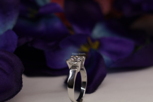 Anillo de Compromiso con Diamante Corte Princesa para Mujer, Estilo Clásico, Diamante Certificado IGI, Oro 10K 14K 18K, Plata 925 935 - Product Image 3