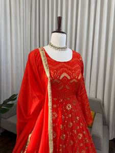 Conjunto de Vestido Anarkali Naranja Bordado, Vestido de Fiesta de Boda Largo hasta el Tobillo en Faux Georgette para Mujer - Product Image 4