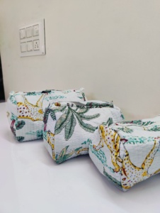 Set de Bolsas Cosméticas Acolchadas de Algodón con Estampado Artesanal para Mujer, Neceser de Maquillaje, Organizador de Viaje, Bolsa de Almacenamiento Hecha a Mano y Lavable - Product Image 1