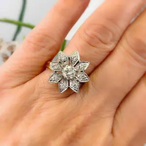 Anillo de Lujo Vintage con Flor de Moissanita, Corte Brillante Redondo, Plata de Ley 925, Joyería Fina para Compromiso y Boda para Mujer - Product Image 1