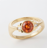 Bague de fiançailles Art Déco dorée avec pierre centrale ronde en quartz orange et pierres latérales baguette serties à griffes pour femme